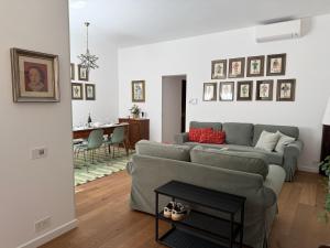 Apartment with Terrace Colosseum