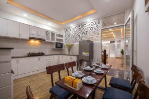 Cường Home 4Br Near My Khue Beach Center Full AC