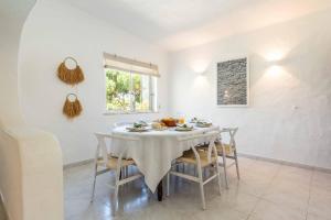 Sunny Vilamoura Golf Villa with Private Pool