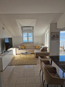 Compass Apartment