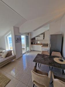 Compass Apartment