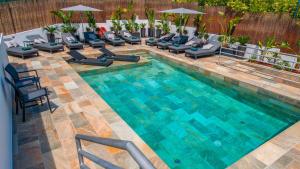 Villa Santa Rosa - Conforto e lazer com piscina e zona de jogos em Armação de Pêra
