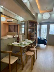 The Hidden Gem Hideaway