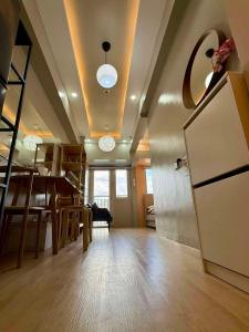 The Hidden Gem Hideaway