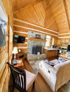 Copeland Creek- Tiny Cabin