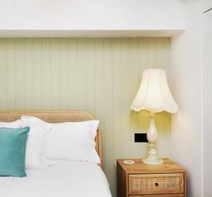 2-Bedroom De Beauvoir Maisonette