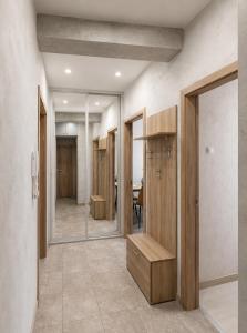 Central 2BDR Stay with Parking for 4 people