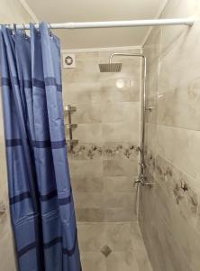 Central 2BDR Stay with Parking for 4 people