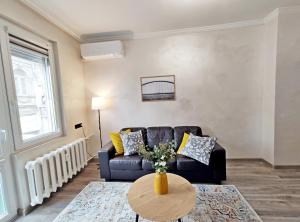 Central 2BDR Stay with Parking for 4 people