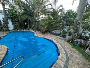 Adorable Pool Side Apartment