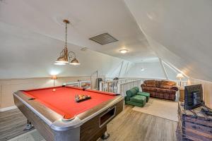 Cottage at the Lake - Waterfront lake-view home with dock, fireplace, pool table, kayaks, & firepit