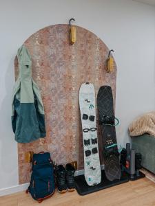 Private Boho Tiny Home - Lakes, Wineries, Hike, Ski