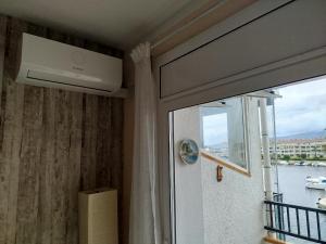 Apartament 3 persones amb piscina comunitaria Terrassa amb vistes canal i Llac St Maurici