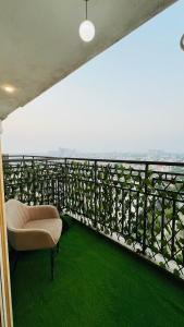 Budget & Couple Friendly Studio in Alpha 2 Near Metro & Expo Mart