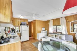 Pocono 3Bedroom House Near Lake & Pool