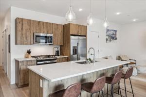 River West 522, Stunning Mountain Views, Silverthorne Condo