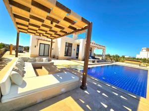 Stunning Villa with breathtaking golf & lake view
