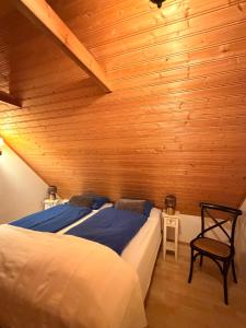 Nýlenda - Charming Two Bedroom Seaside Property, Mountain and Town Views