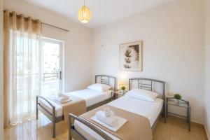 2 Bedrooms apart 30 steps from the beach