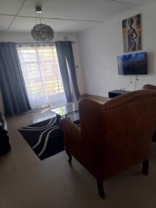 Magodi Place Apartment 2 Mmbelwa House