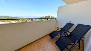 Vistas al mar, piscina y playa en Cap Salou