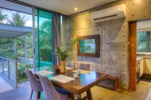 Villa Los Laureles I, Private Pool, Nature Trails, Beaches, Gated