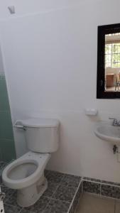RECAMARA INDEPENDIENTE Con CAMA MATRIMONIAL AIRE ACONDICIONADO Y BAÑO EXCLUSIVO