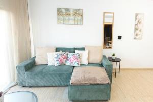 Sea View 2BR Apartment Mackenzie Beach