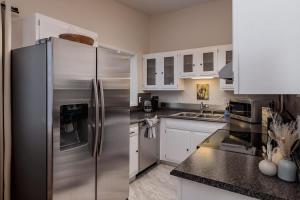 Cozy South Addition Downtown Getaway - King Beds