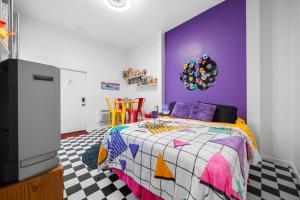 Retro Loft Getaway l Mario Fun & Farm Vibes