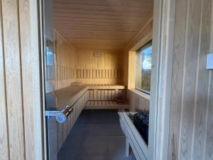 La Baie de Leo, Metline , Infinity Pool, Sauna & Spa