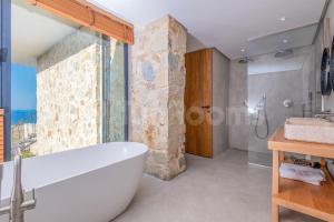 La Baie de Leo, Metline , Infinity Pool, Sauna & Spa