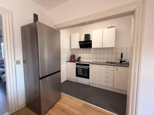 Pet-Friendly 2-Room Ground Floor Stay with Fenced Garden near Femern