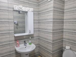GOLDEN APARTMENT- Militari Residence Bucharest