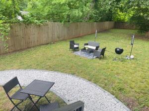 Charming and renovated home close to airport and uptown