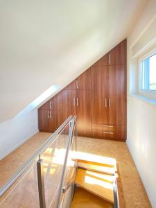 Midi-Maisonette mit kleiner Dachterrasse und Blick ins Grüne