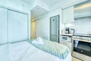 StayToronto - Chic Downtown Studio - Cozy Stay with City Views
