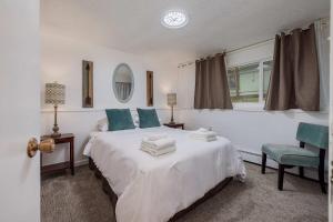 On the Creek Anchorage 2BR Hideaway Condo