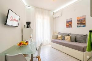B&B Apartaments Novoli Guidoni 10 min to Center Airport Tram T2 Airport AC WIFI no ZTL