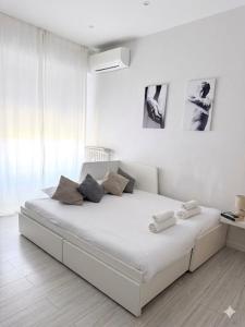 B&B Apartaments Novoli Guidoni 10 min to Center Airport Tram T2 Airport AC WIFI no ZTL