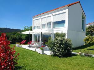 LAR JARDÍN - Casas independientes con jardín y parking privado