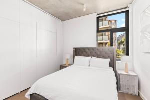 Modern Chic Oasis in the Heart of Waterloo