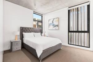 Modern Chic Oasis in the Heart of Waterloo