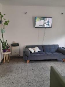 Casa con jardín y vista al cerro en Portezuelo Salta