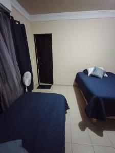 Acogedora habitacion independiente con sala de estar y baño privado