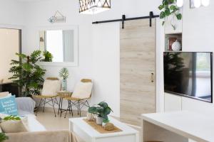The Farallon Beach Condo by AcoModo