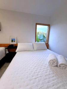 Casa Bougainvillea Steps from the beach and la ria