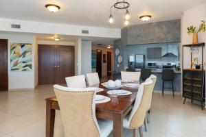 The Golf-View Condo by AcoModo
