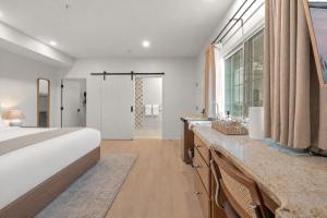 Bella Notte, a ZenStay Hotel