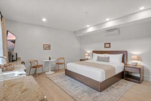Bella Notte, a ZenStay Hotel